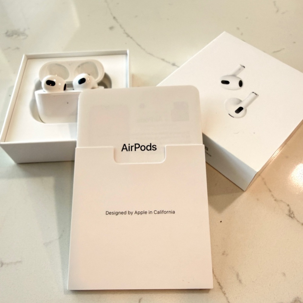 Apple AirPods 3rd Gen with Charging Cable, Case & USB Adapter - Picture 2 of 14